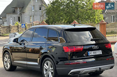 Внедорожник / Кроссовер Audi Q7 2015 в 