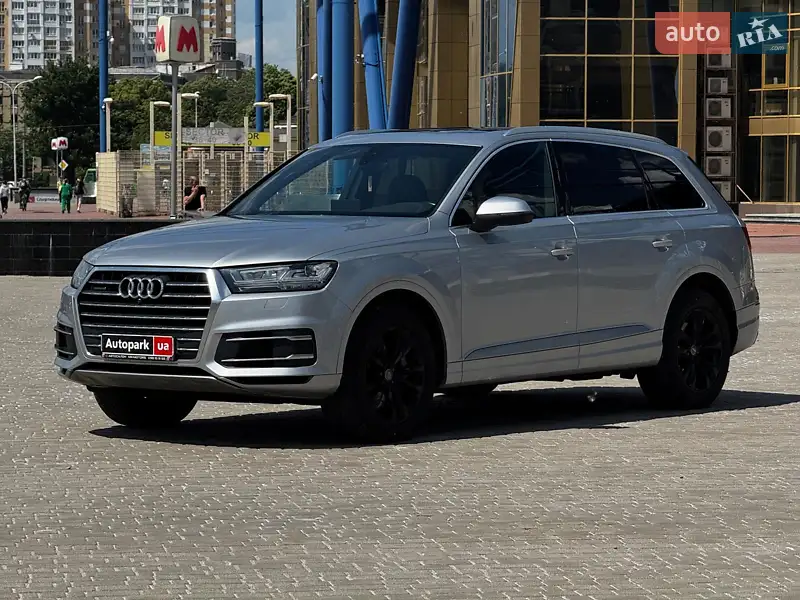 Внедорожник / Кроссовер Audi Q7 2019 в 