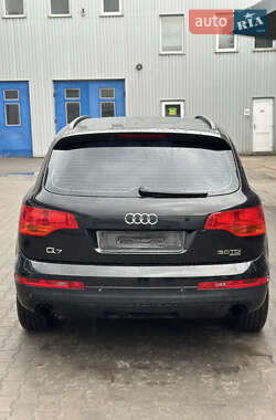 Позашляховик / Кросовер Audi Q7 2007 в 