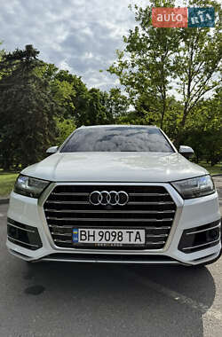 Позашляховик / Кросовер Audi Q7 2016 в 