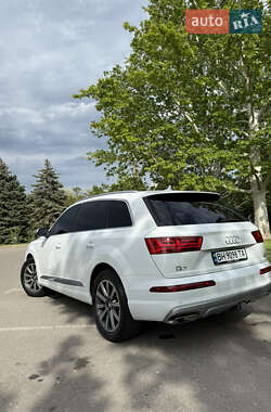 Позашляховик / Кросовер Audi Q7 2016 в 