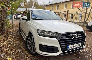 Внедорожник / Кроссовер Audi Q7 2016 в 