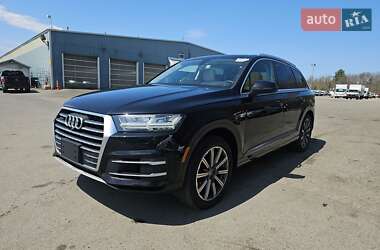 Внедорожник / Кроссовер Audi Q7 2017 в 