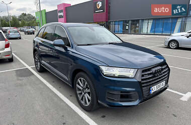 Внедорожник / Кроссовер Audi Q7 2017 в 