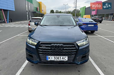 Внедорожник / Кроссовер Audi Q7 2017 в 