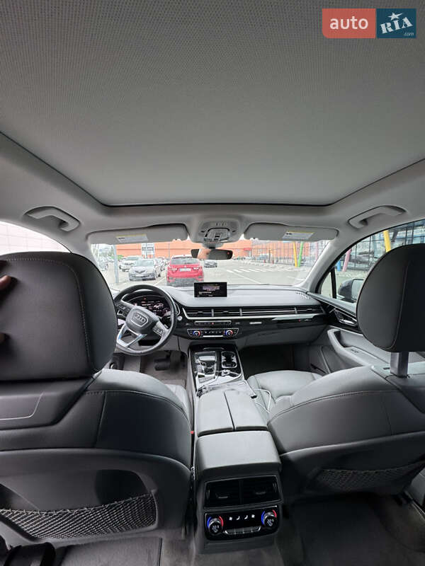 Внедорожник / Кроссовер Audi Q7 2017 в Киеве