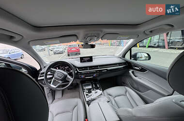 Внедорожник / Кроссовер Audi Q7 2017 в 