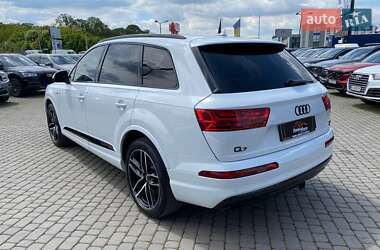 Внедорожник / Кроссовер Audi Q7 2017 в 