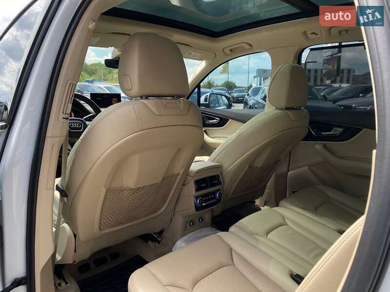 Внедорожник / Кроссовер Audi Q7 2017 в Львове