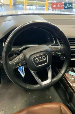 Внедорожник / Кроссовер Audi Q7 2018 в 