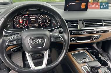Внедорожник / Кроссовер Audi Q7 2015 в 