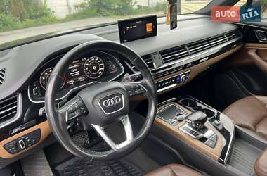 Внедорожник / Кроссовер Audi Q7 2015 в 
