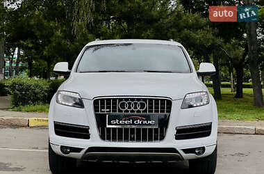 Внедорожник / Кроссовер Audi Q7 2013 в 