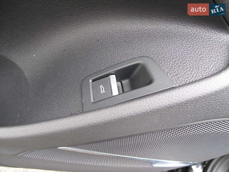 Внедорожник / Кроссовер Audi Q7 2015 в Киеве