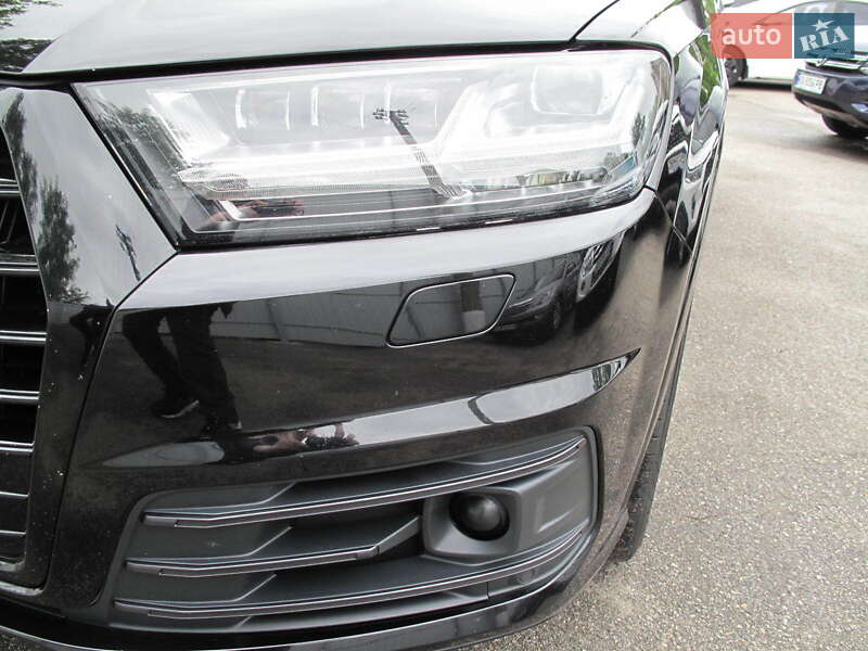 Внедорожник / Кроссовер Audi Q7 2015 в Киеве