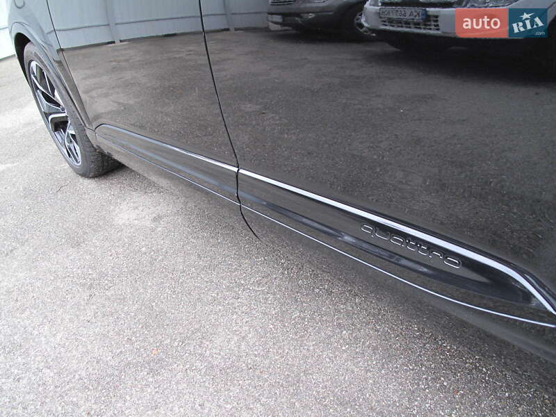 Внедорожник / Кроссовер Audi Q7 2015 в Киеве
