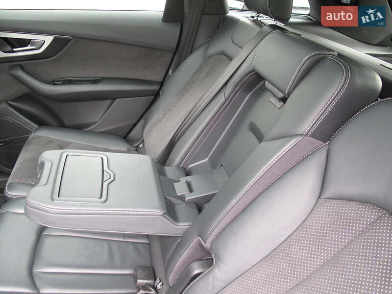 Внедорожник / Кроссовер Audi Q7 2015 в Киеве