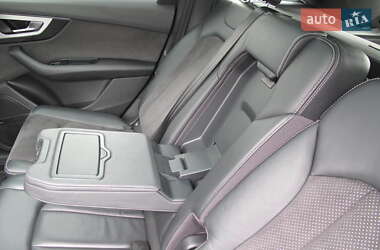 Позашляховик / Кросовер Audi Q7 2015 в 