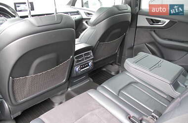 Позашляховик / Кросовер Audi Q7 2015 в 