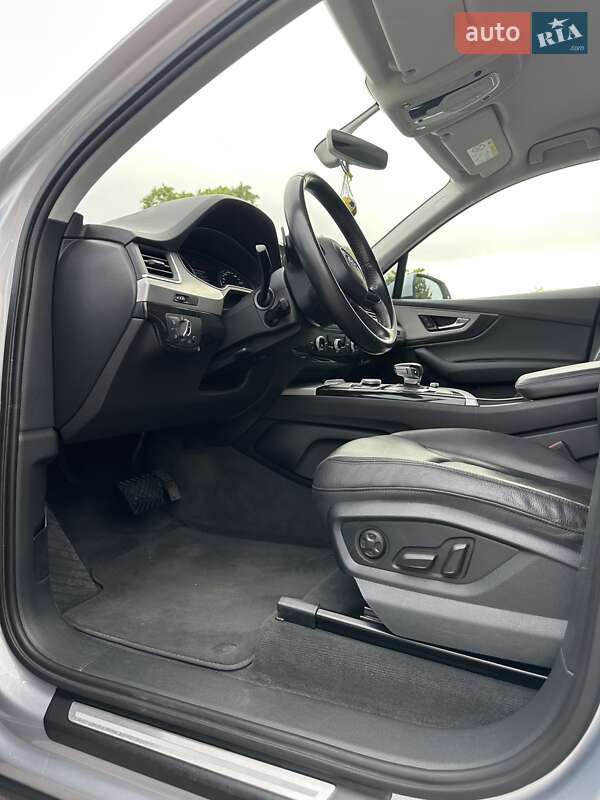Внедорожник / Кроссовер Audi Q7 2015 в Киеве