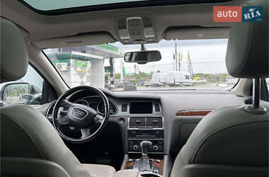 Позашляховик / Кросовер Audi Q7 2012 в 