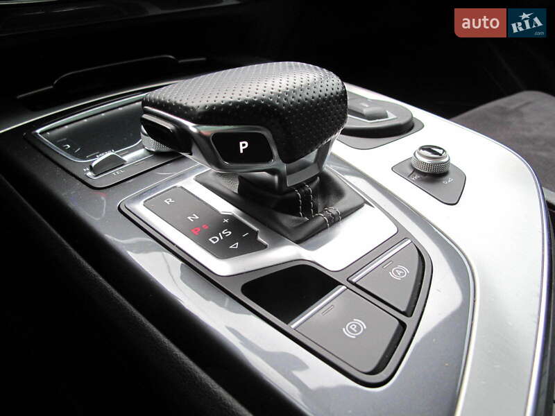 Внедорожник / Кроссовер Audi Q7 2015 в Киеве