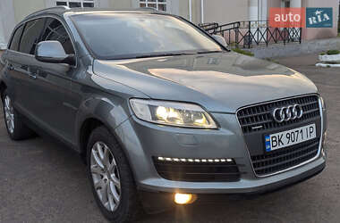 Внедорожник / Кроссовер Audi Q7 2006 в Каменец-Подольском