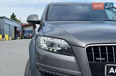 Внедорожник / Кроссовер Audi Q7 2011 в 