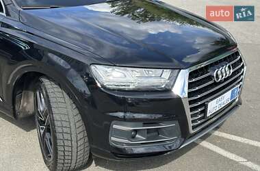 Внедорожник / Кроссовер Audi Q7 2015 в 