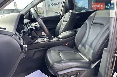 Внедорожник / Кроссовер Audi Q7 2015 в 