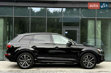 Внедорожник / Кроссовер Audi Q7 2023 в 