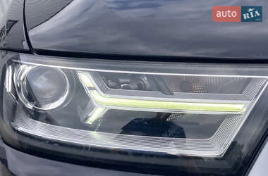 Позашляховик / Кросовер Audi Q7 2017 в 