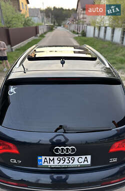 Внедорожник / Кроссовер Audi Q7 2012 в 