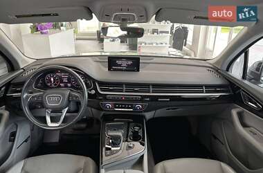 Внедорожник / Кроссовер Audi Q7 2016 в 