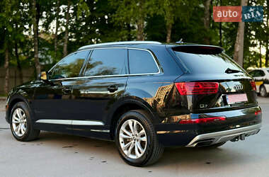 Внедорожник / Кроссовер Audi Q7 2017 в 