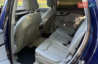 Позашляховик / Кросовер Audi Q7 2019 в 