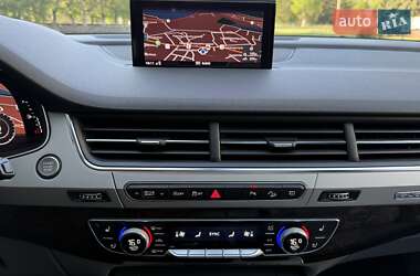 Позашляховик / Кросовер Audi Q7 2019 в 
