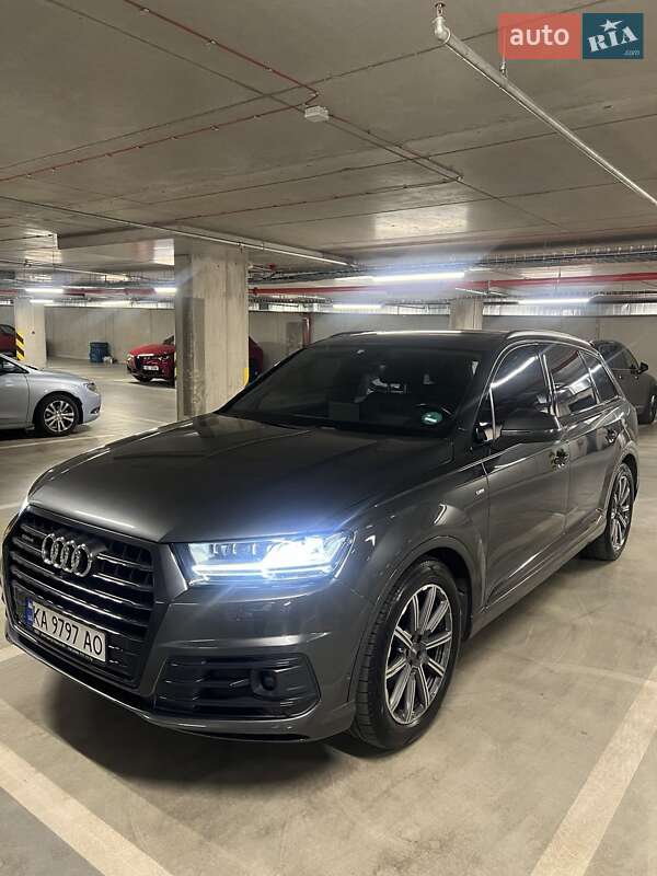 Внедорожник / Кроссовер Audi Q7 2017 в Киеве
