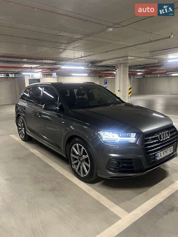 Внедорожник / Кроссовер Audi Q7 2017 в Киеве