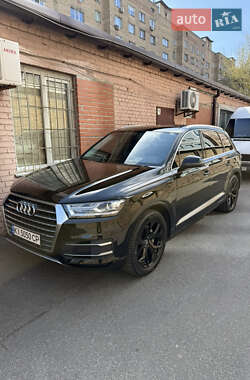Внедорожник / Кроссовер Audi Q7 2017 в Киеве