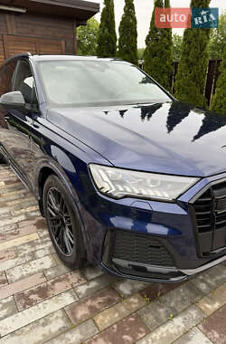 Внедорожник / Кроссовер Audi Q7 2021 в 