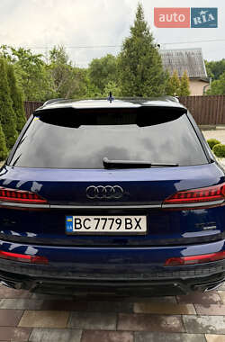 Внедорожник / Кроссовер Audi Q7 2021 в 