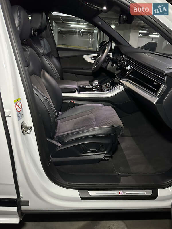Позашляховик / Кросовер Audi Q7 2021 в Києві