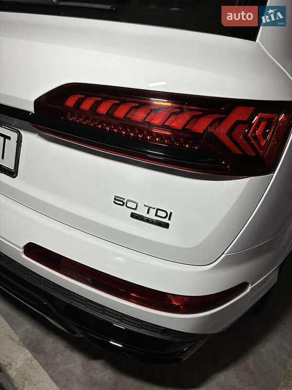 Позашляховик / Кросовер Audi Q7 2021 в Києві