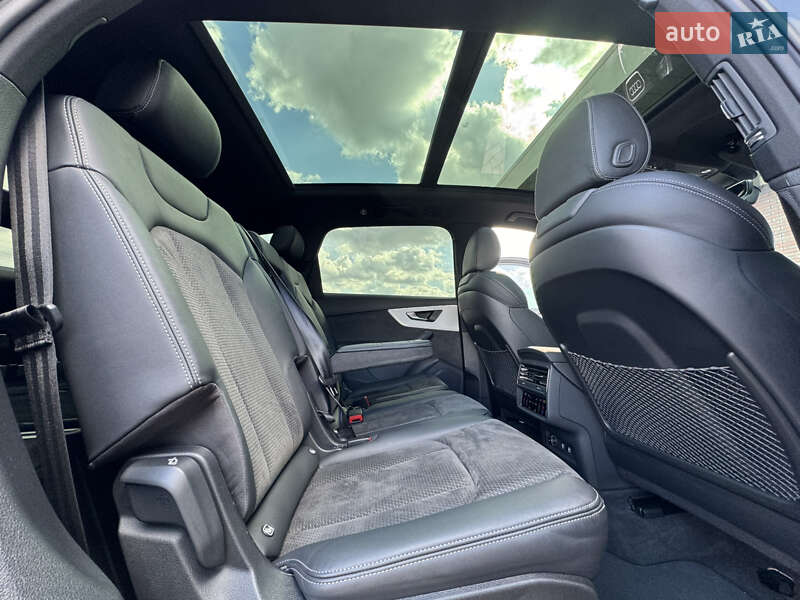 Внедорожник / Кроссовер Audi Q7 2020 в Мукачево