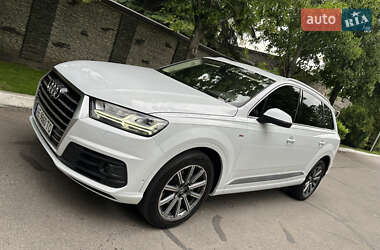 Внедорожник / Кроссовер Audi Q7 2018 в 