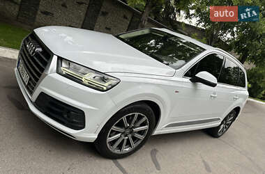 Внедорожник / Кроссовер Audi Q7 2018 в 