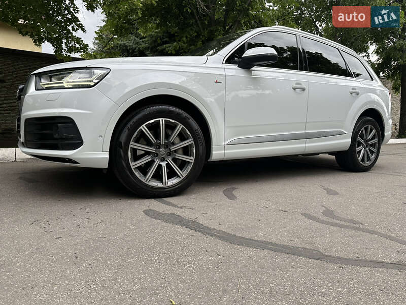 Внедорожник / Кроссовер Audi Q7 2018 в Днепре фото 5 Внедорожник / Кроссовер Audi Q7 2018 в Днепре