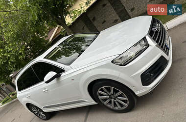 Внедорожник / Кроссовер Audi Q7 2018 в 