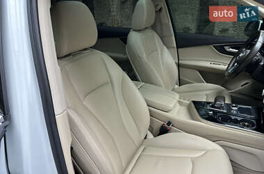 Внедорожник / Кроссовер Audi Q7 2018 в 